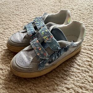 Steve Madden Kids Distressed Stylish Sneakers with Sequin Straps